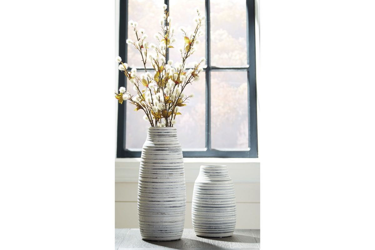Donaver Vase Set of 2 by Ashley at GardnerWhite