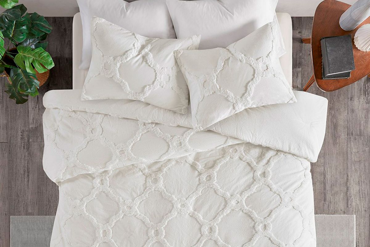 3 Piece Tufted Cotton Chenille Geometric Full/Queen Comforter Set