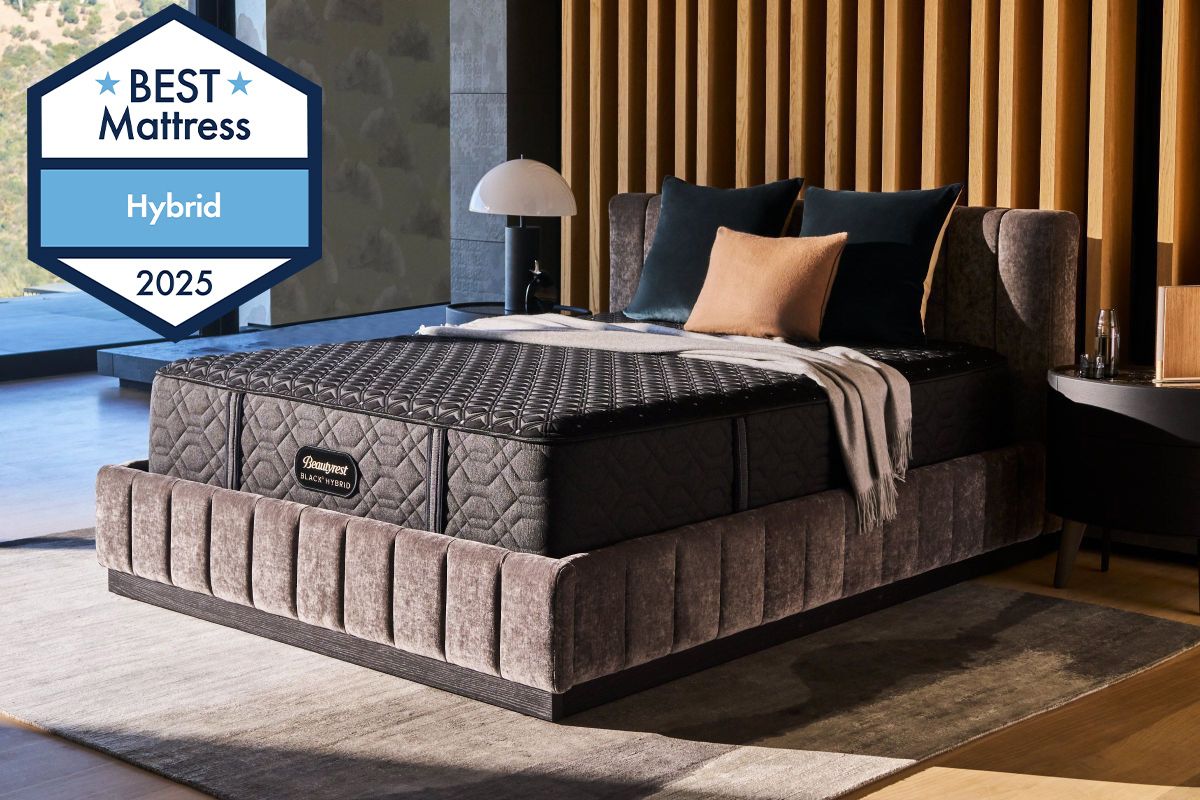 Beautyrest Black® Series 3 Medium Hybrid King 15