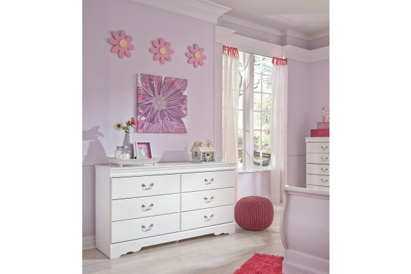 Anarasia Dresser