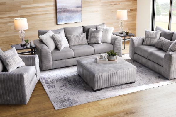 Nellie Loveseat