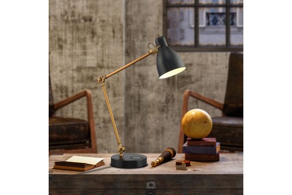 Wellington Desk Lamp