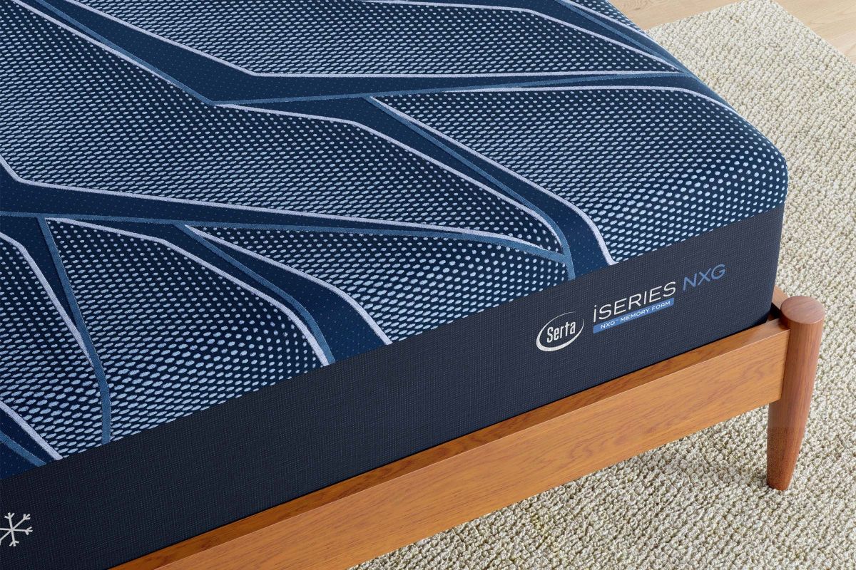 Serta® iSeries NXG™ 4500 Ultra Plush Memory Foam 13.5