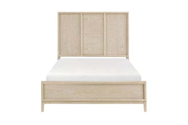 Oakmont King Three-Panel Wood Panel Bed