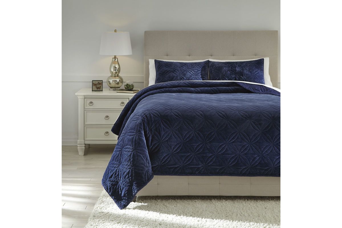 Blue Queen Quilt Set by Ashley at GardnerWhite